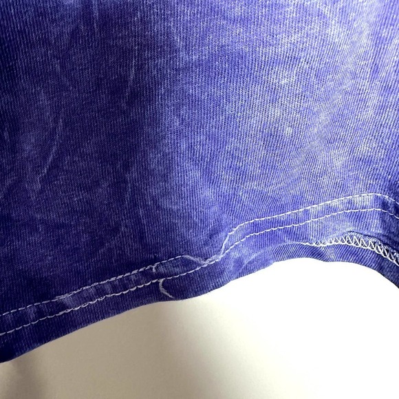 Kurt Cobain NWOT Graphic Floral Crew Neck Short Sleeves Tees Purple Large - Picture 5 of 5